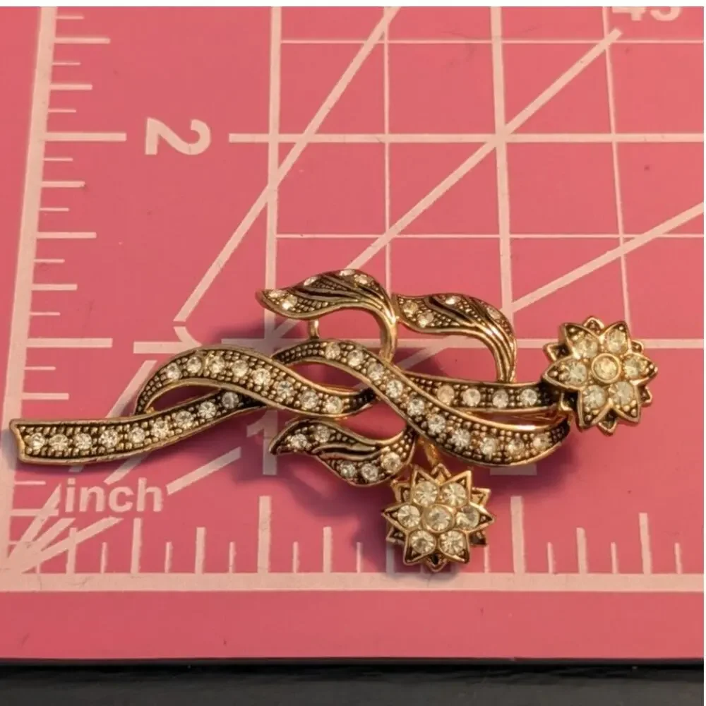 Unbranded vintage gold